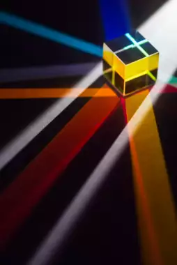 colorful-light-prisms -  - Deruddere Grafisch Buro